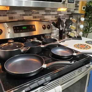  Apartment Private & Comfortable Full House Near Royal Alexandra Hospital Stadium Downtown & Mall Access Canada