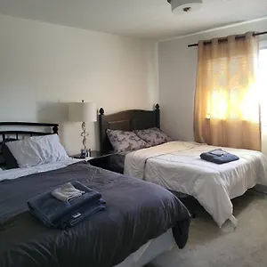  Homestay Lovely Townhouse For Short-term Canada