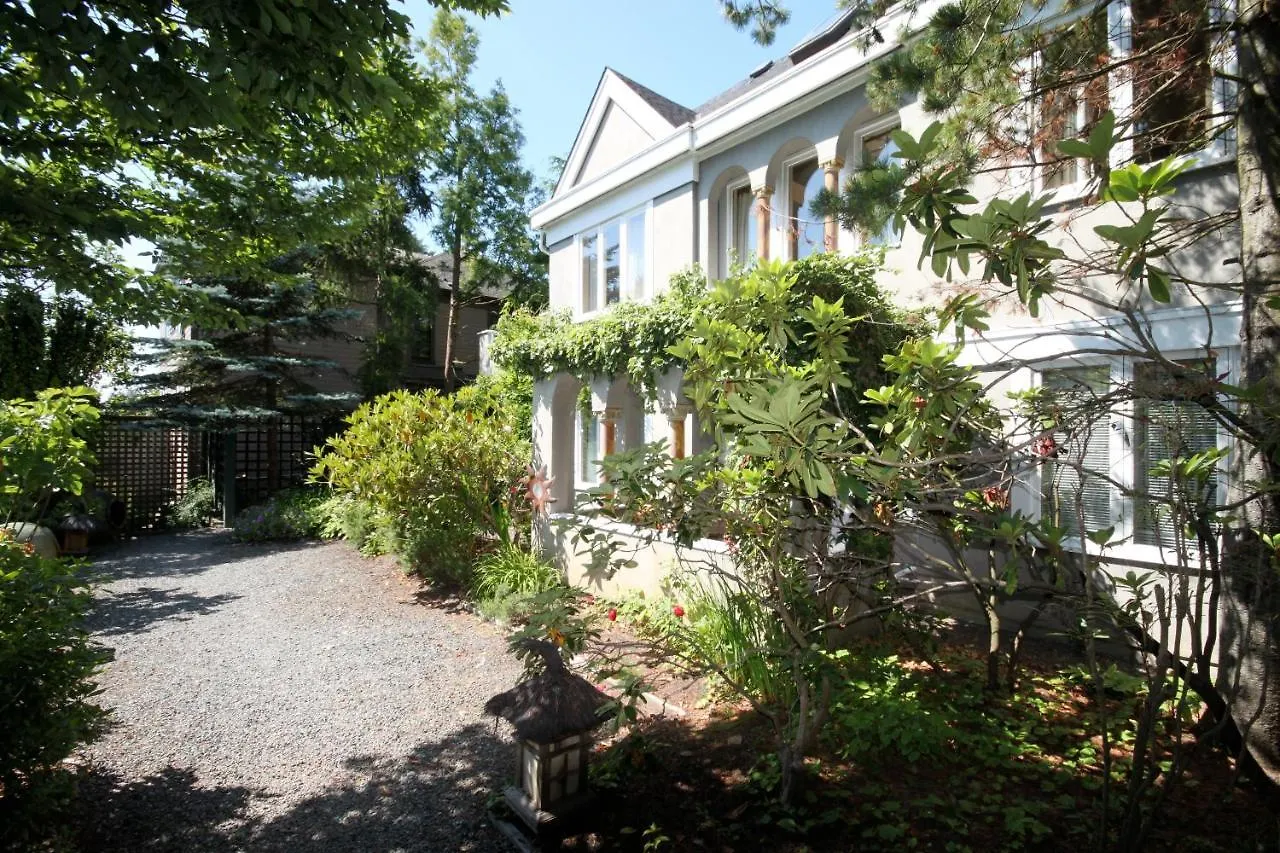 Spinnakers Gastro Brewpub & Guesthouses Victoria 4*,