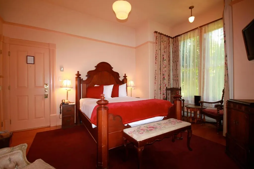 Spinnakers Gastro Brewpub & Guesthouses Victoria