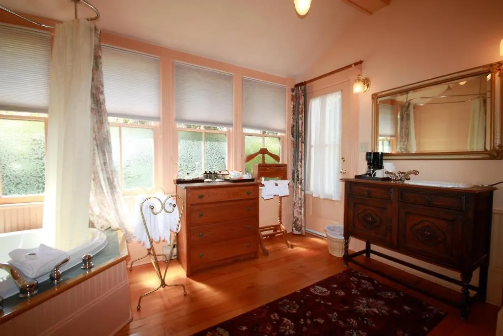Inn Spinnakers Gastro Brewpub & Guesthouses Victoria