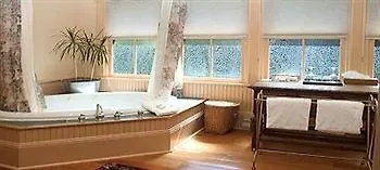 **** Inn Spinnakers Gastro Brewpub & Guesthouses Victoria Canada