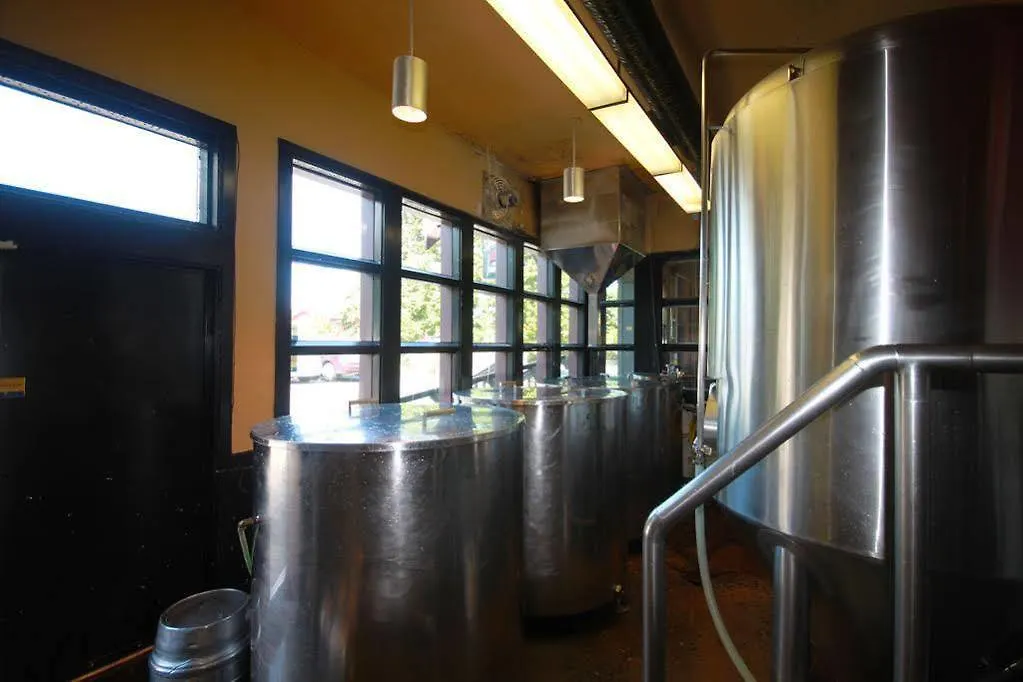 Spinnakers Gastro Brewpub & Guesthouses Victoria 4*,  Canada