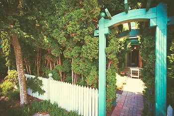 Spinnakers Gastro Brewpub & Guesthouses Victoria